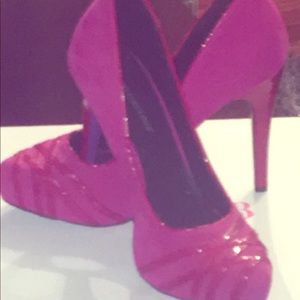 Pink heels 👠